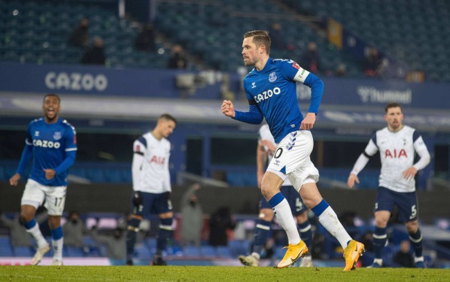 中坚力量的 中坚力量的